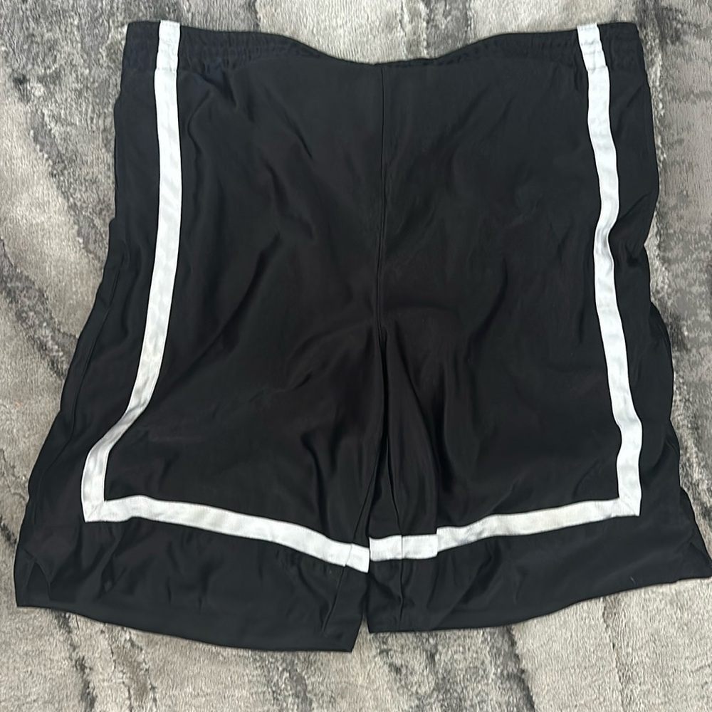Hoops black shorts fINL365